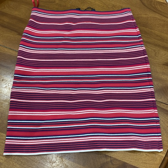 NWT.  BCBG Maxazria, women’s size S, skirt. - Picture 8 of 10